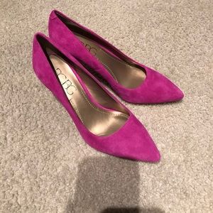 Brand new BCBG high heel in magenta